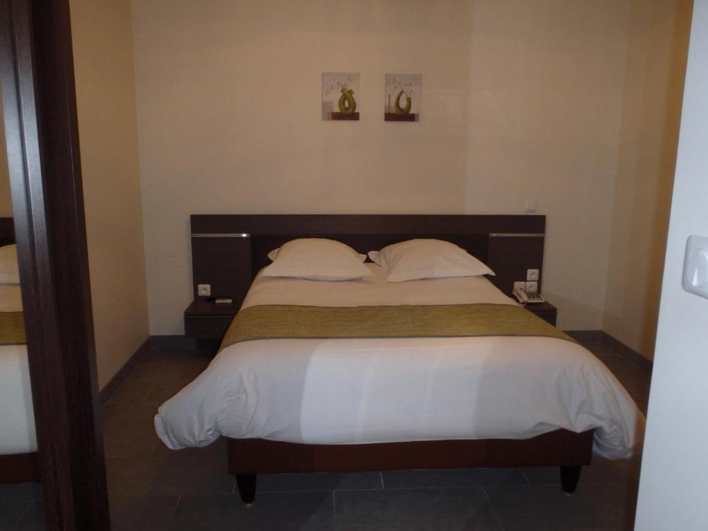Contact Hotel Les Ailes Challes-les-Eaux Quarto foto